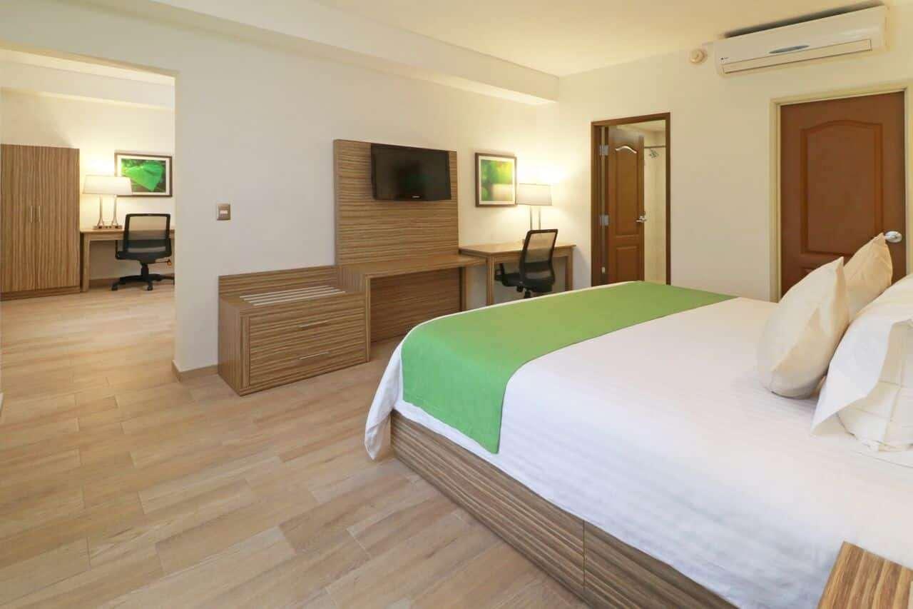 Wyndham Garden Monterrey Valle Real Экстерьер фото