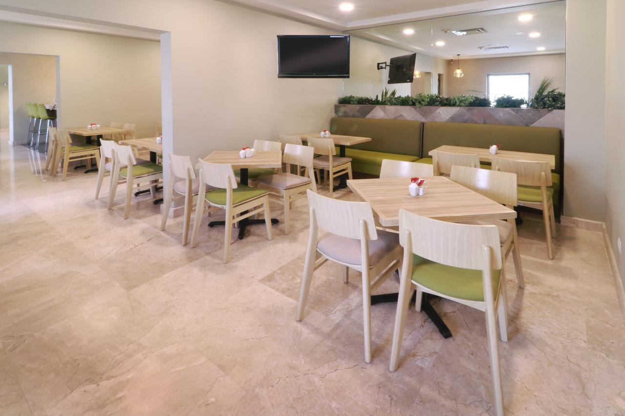 Wyndham Garden Monterrey Valle Real Экстерьер фото